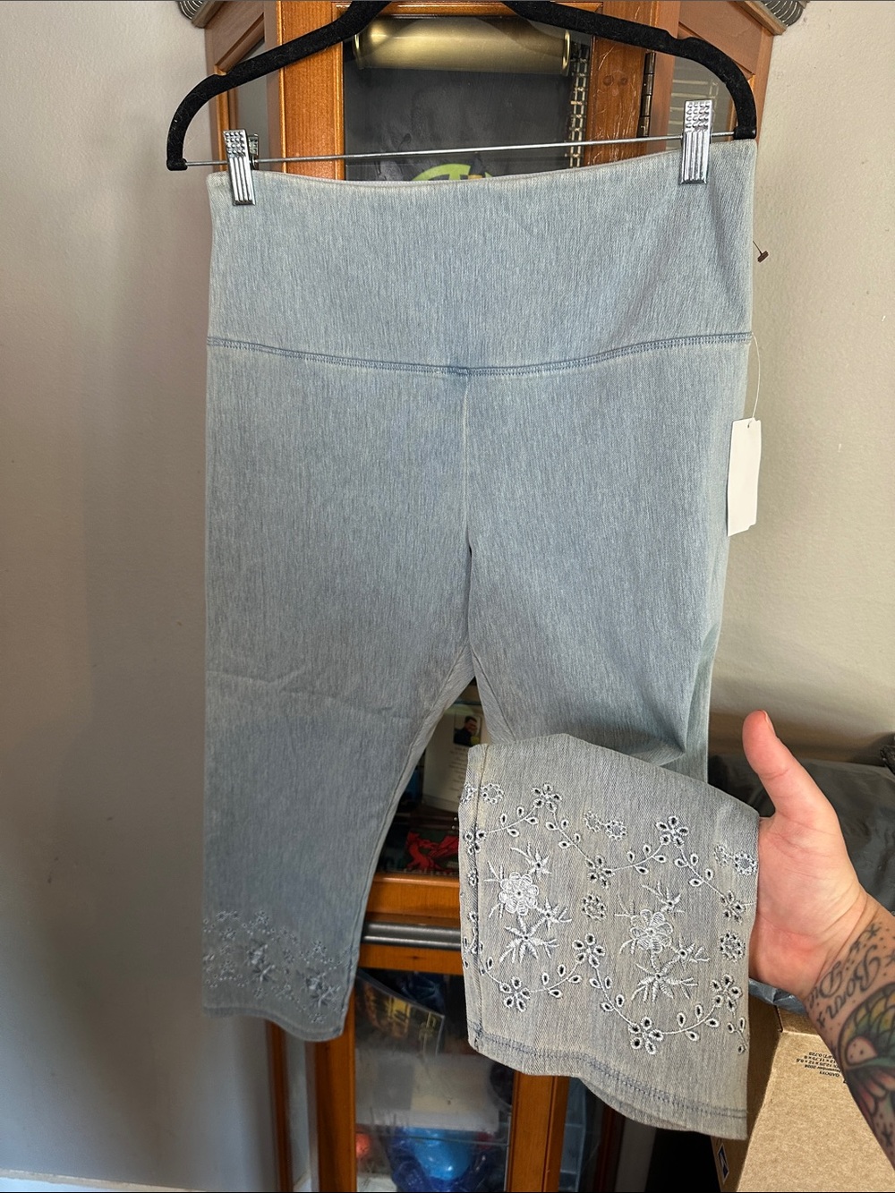 Embroidered Capri Pants in Light Gray - Women's Stretch Capri